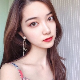 Bông tai dài Love
